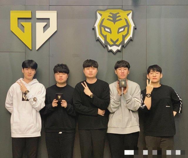 还是有官方 还是有官方